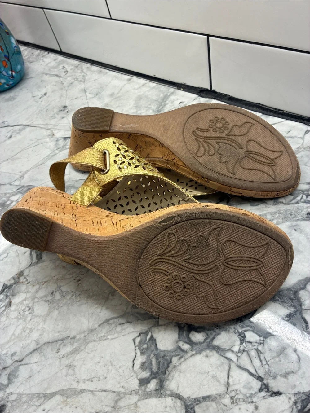 White Mountain Metallic Gold Cork Wedge Thong Sandals  10 low heel wedge